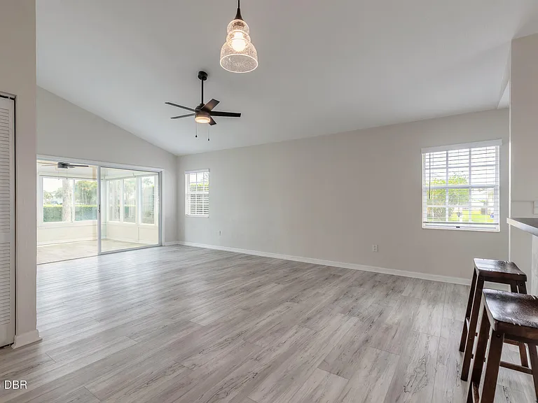 2 Nantucket Dr — Photo 35