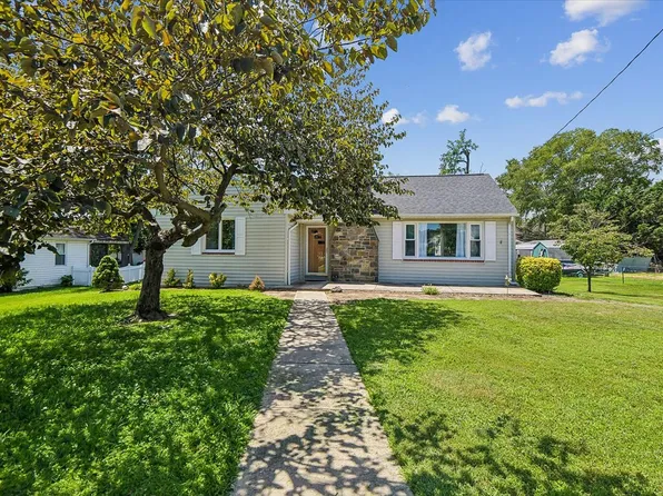 1209 Farmview Rd, Pasadena, MD 21122