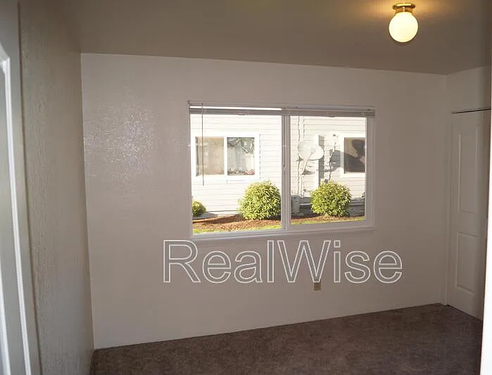 2141 NW North Hill Dr #B — Photo 8