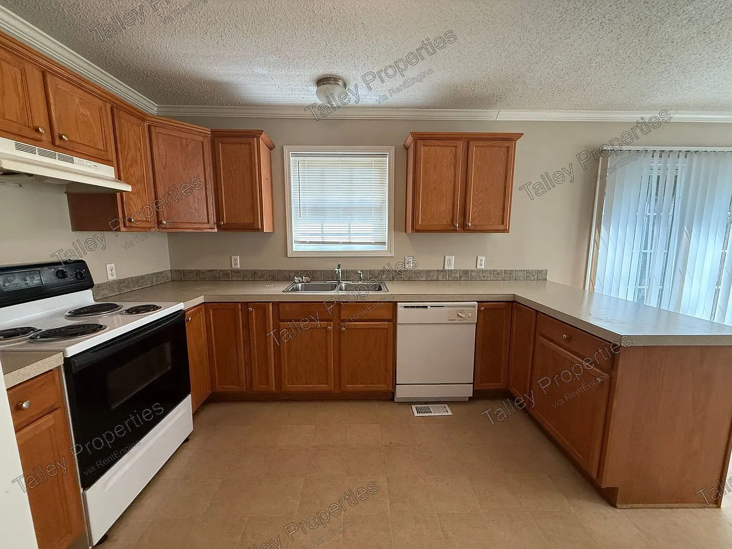 3 bed, 2.0 bath, 1040 sqft, $1,699 — Photo 4