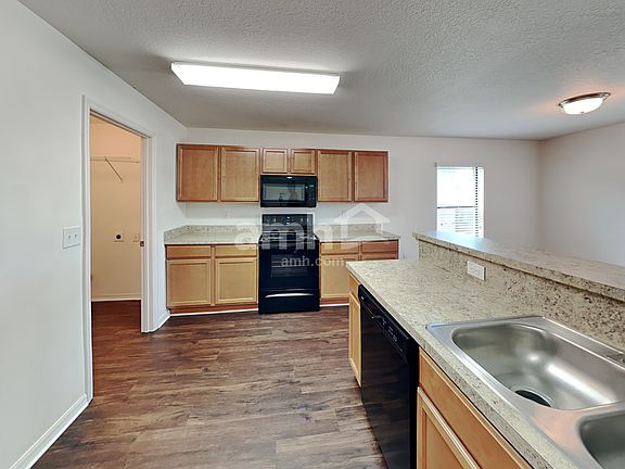 4th image of 750 Chatham Walk Dr