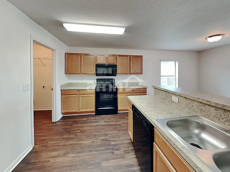 750 Chatham Walk Dr — Photo 4