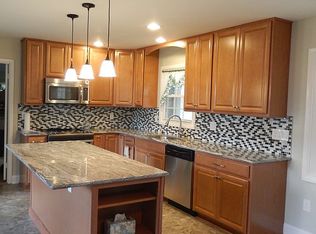 4113 Maureen Ln, Fairfax, VA 22033