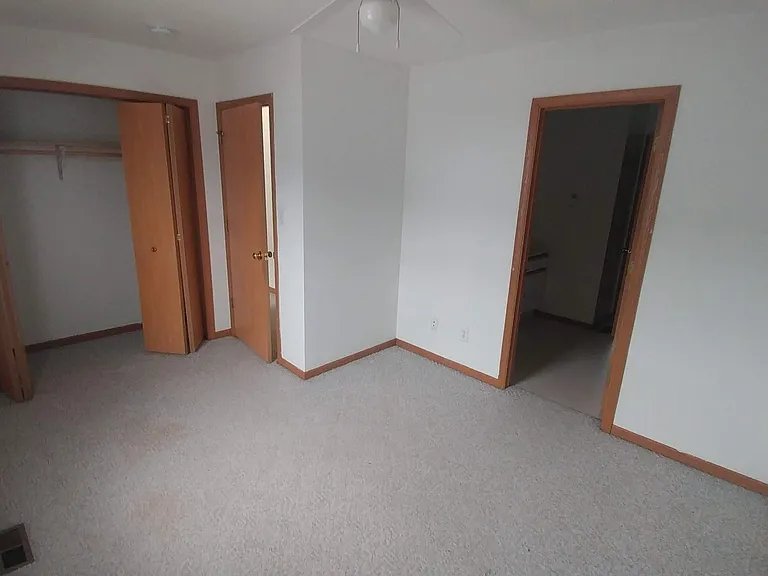 951 Fotis Dr — Photo 7