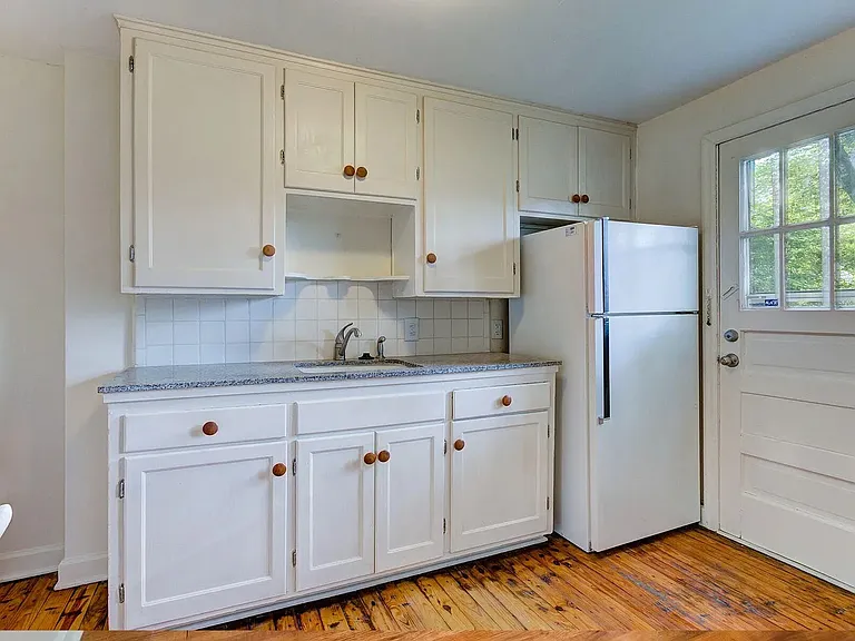 7226 Wyandotte St #7226 — Photo 6
