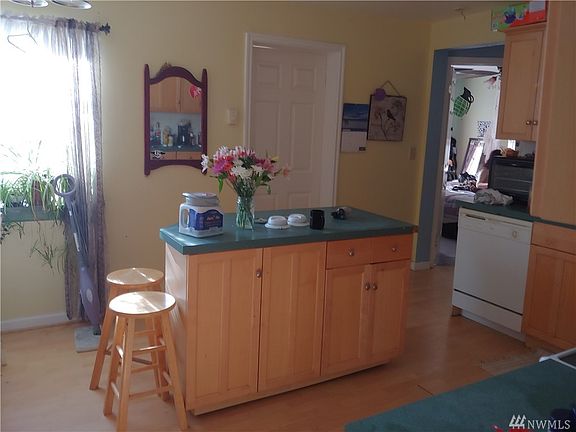 5th image of 610 E Vernon Ave