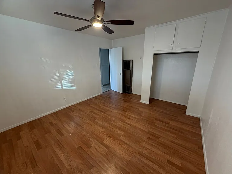 1033-1037 Alvarado Dr SE — Photo 8