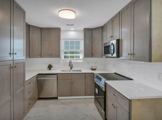 9 Twin Oaks Cir, Columbia, SC 29209