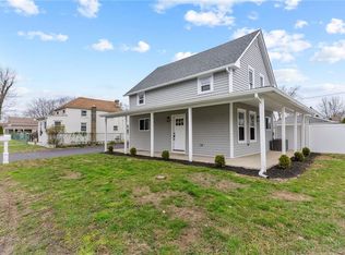 53 Mohawk Ave, Warwick, RI 02889