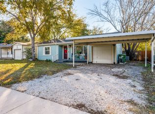 8517 Pemberton Ct, White Settlement, TX 76108
