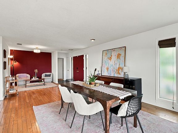 5th image of 9307 Crestedge Dr