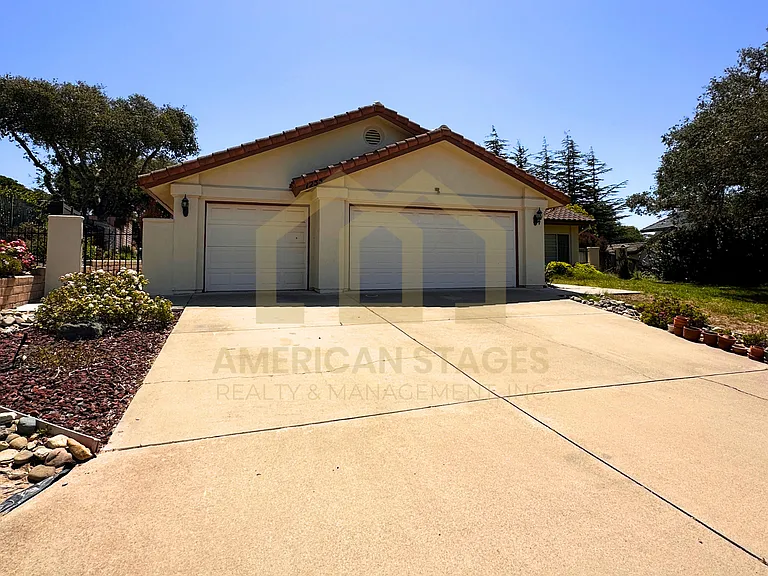 1255 Craig Dr — Photo 2