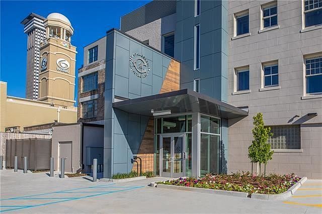 1st image of 1001 Carondelet St #302