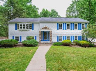 17 Tamarack Rd, Edison, NJ 08820