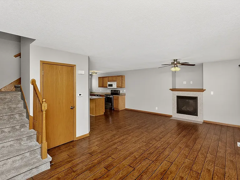 760 SE Carefree Ln — Photo 2