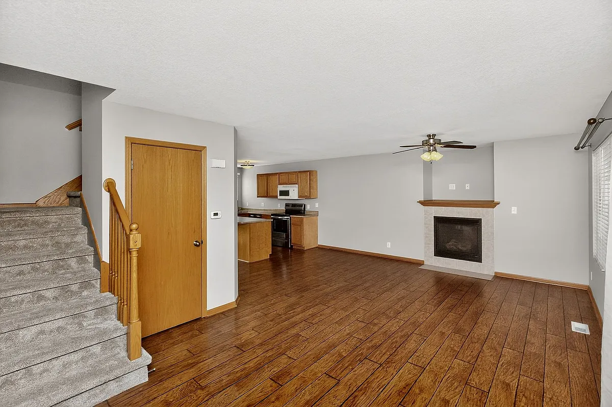 Building Photo - 760 SE Carefree Ln