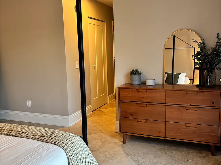 2532 Dauphine Ct E — Photo 24