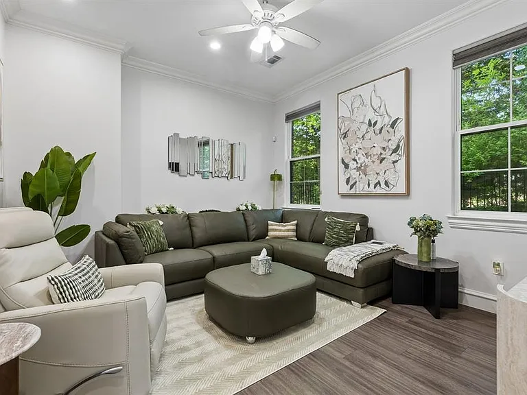 517 Pine Island Cir — Photo 34
