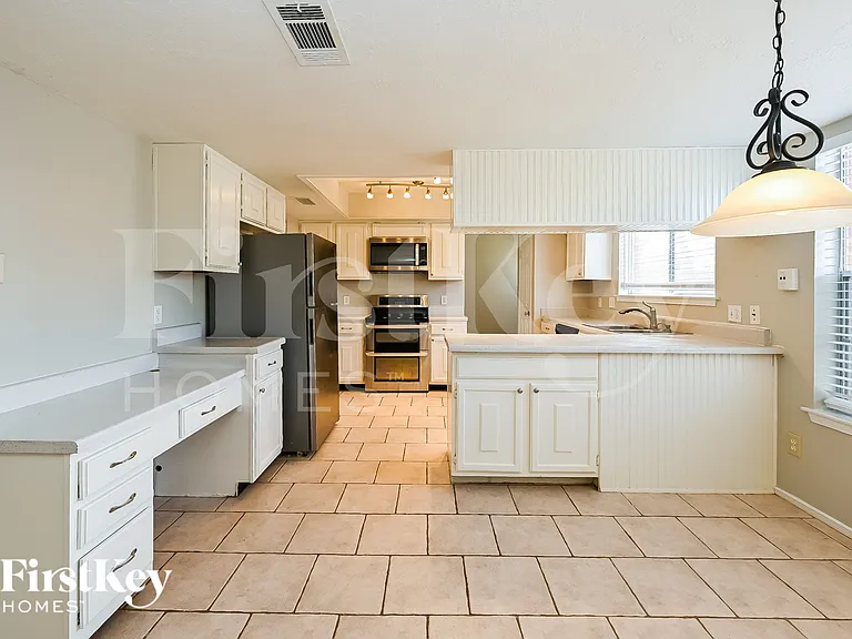 1219 Briarmead Dr — Photo 5