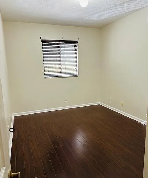 4390 Berkshire Wharf Dr — Photo 4