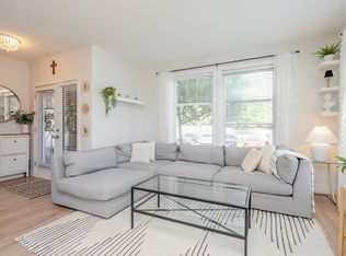 15956 86a Ave #105, Surrey, BC V4N 6N8