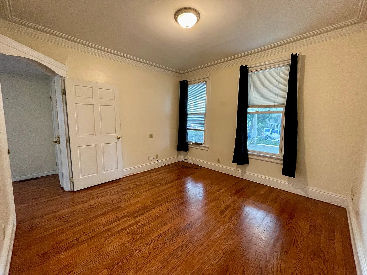 2 bed, 850 sqft, $2,400 — Photo 4