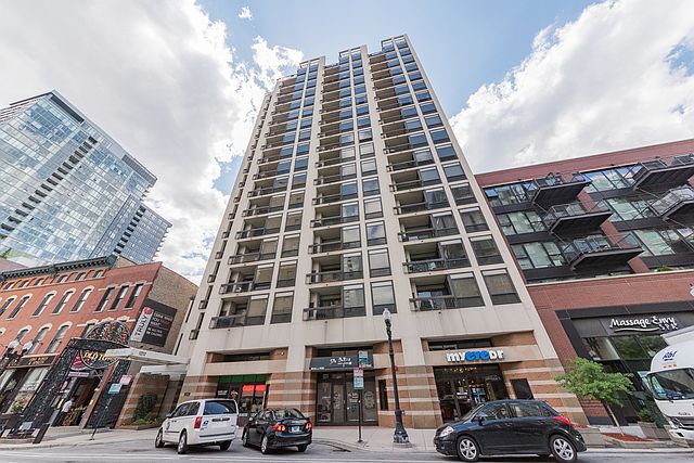 1st image of 1212 N Wells St APT 1102