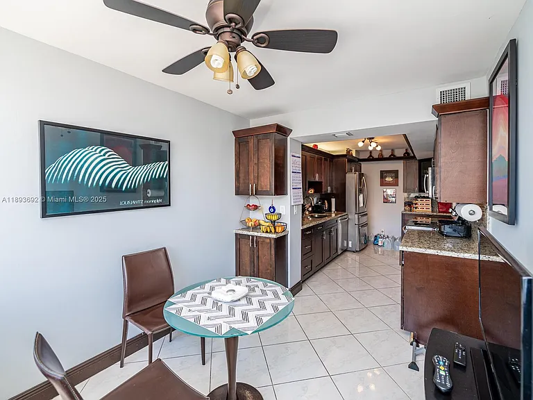 2401 S Ocean Dr — Photo 13