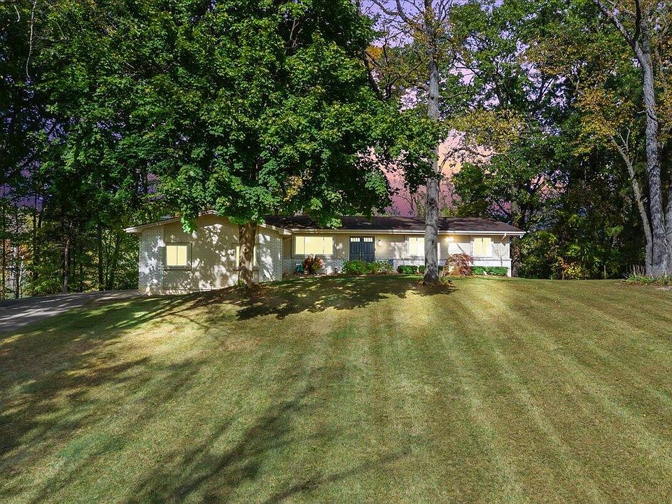 1st image of 10932 Green Oaks Dr