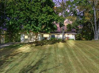 10932 Green Oaks Dr, South Lyon, MI 48178