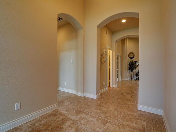 4th image of 3326 Emerald Valley Dr