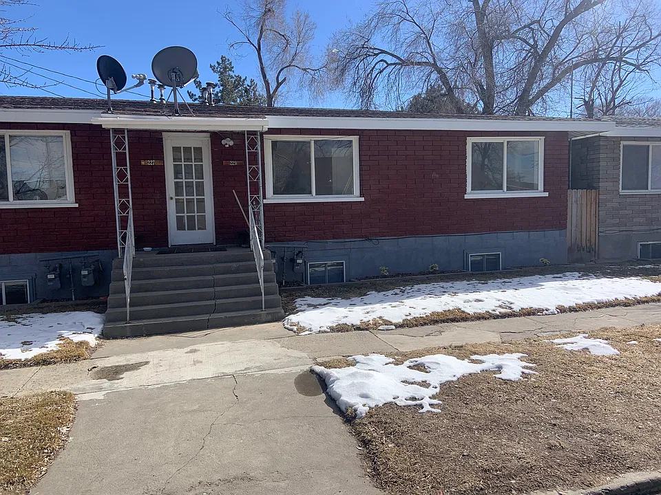 239 Castleford St W #227-1/2