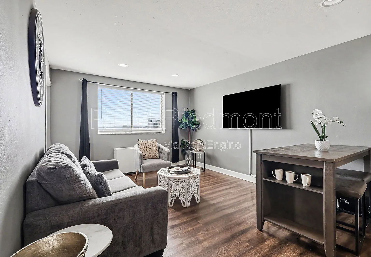 1 bed, 1.0 bath, 631 sqft, $1,995 — Photo 1