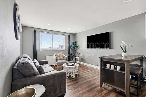 215 Piedmont Ave NE Photo 1
