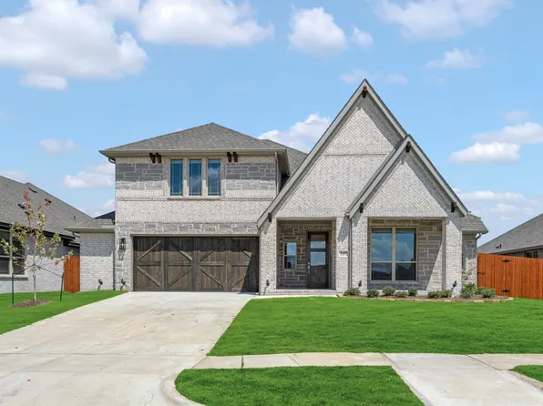 557 Red Maple Rd, Waxahachie, TX 75165