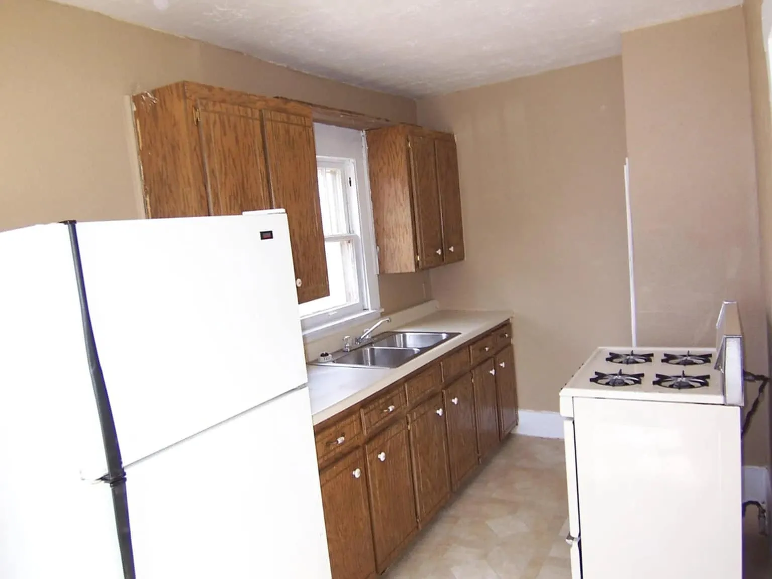 1105 W. Walnut Ave. - 2 — Photo 3
