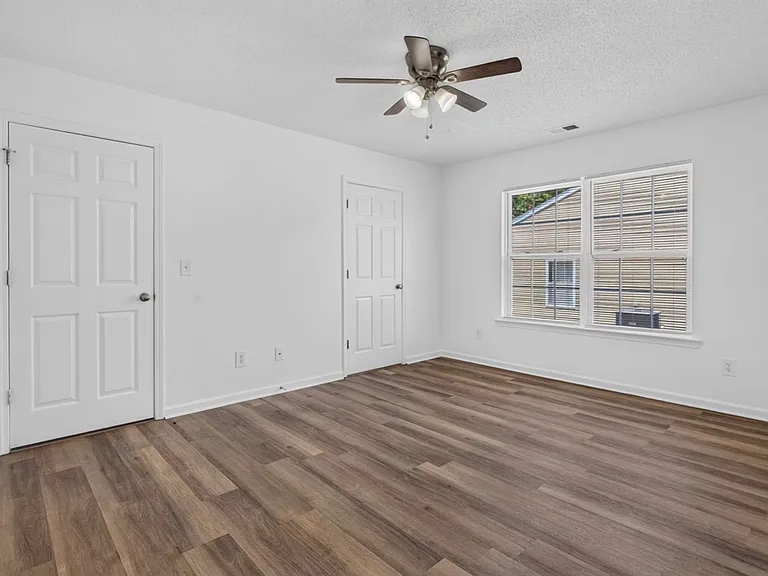 20 Kimpton Dr — Photo 21