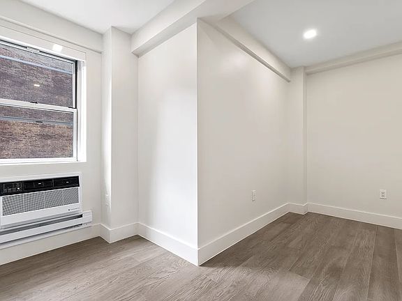 5th image of 60 E 12th St #4LX