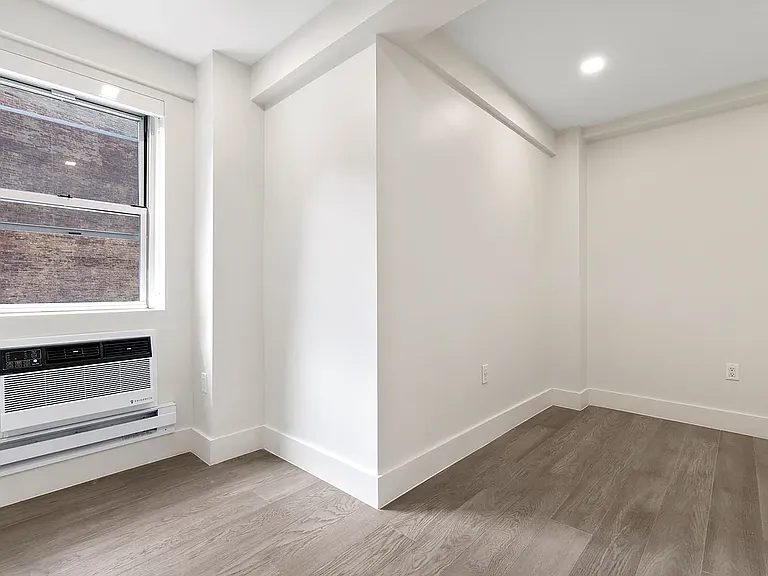 60 E 12th St #4LX — Photo 5