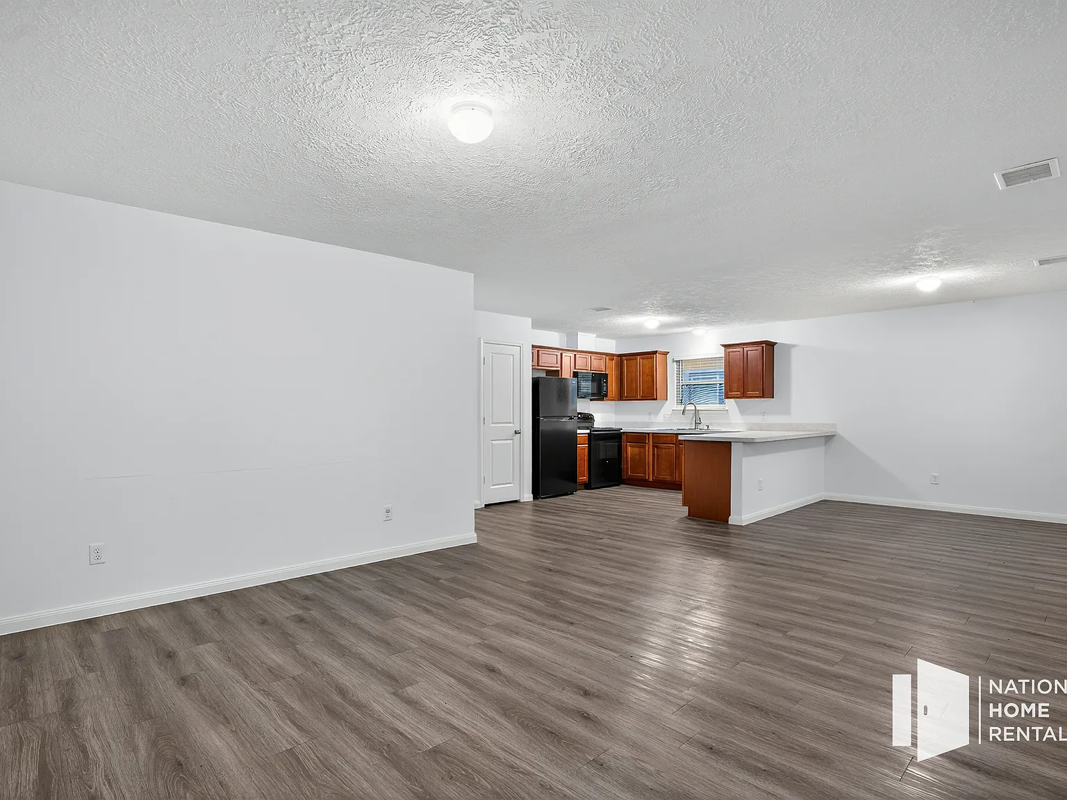 3 bed, 2.0 bath, 1344 sqft, $1,529 — Photo 3