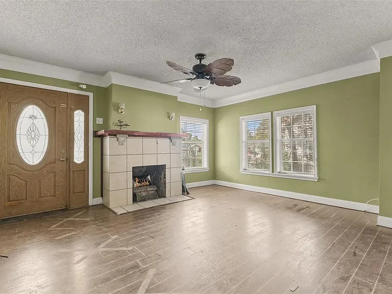 1820 Live Oak Ave — Photo 3