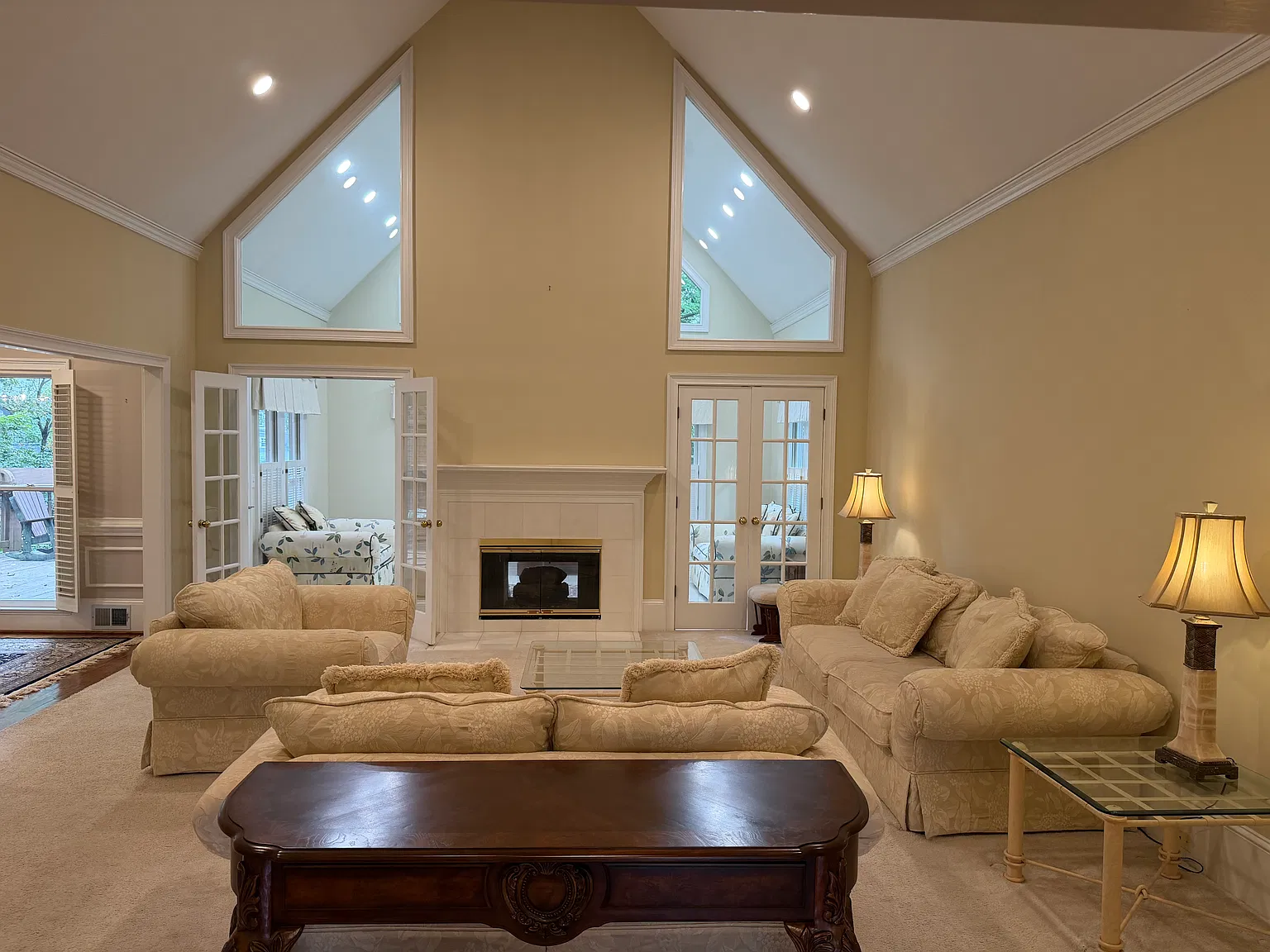 4 bed, 3.5 bath, 4983 sqft, $4,950 — Photo 3