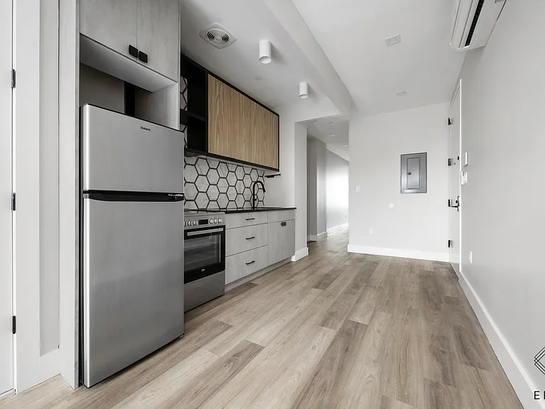 3421 Glenwood Rd #6M — Photo 4