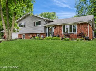 24253 Davids Ct, Naperville, IL 60564