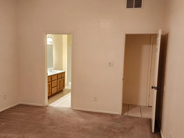 10684 E 39th Ln — Photo 14