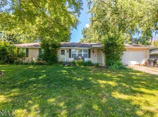 6 Linda Ln, Normal, IL 61761