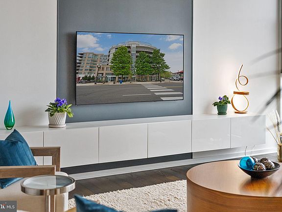 2nd image of 3409 Wilson Blvd Unit 808