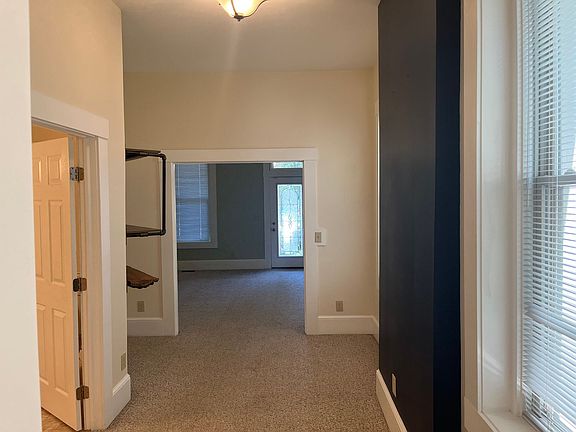 5th image of 1557 Pullan Ave
