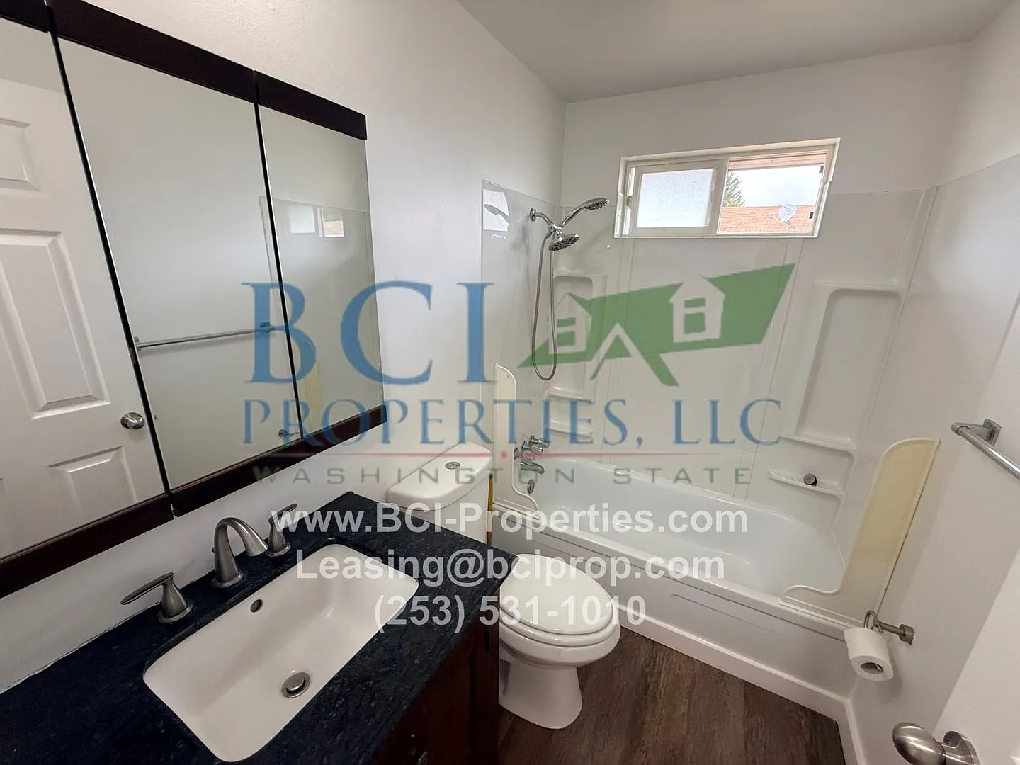 Dana Apts — Photo 4