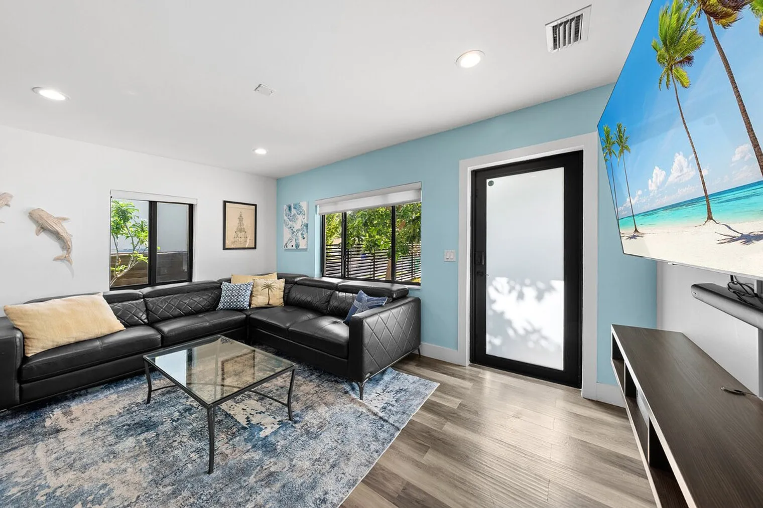 3 bed, 2.0 bath, $9,244 — Photo 3